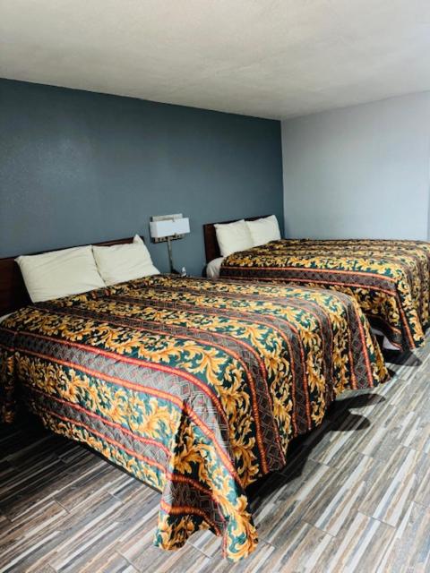 Queen Room with Two Queen Beds interior